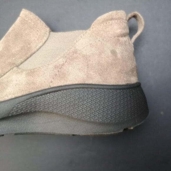 Earth Origins Ladies Size 7 Taupe Wedge Faux Leather Ankle Boot / Shoe - Picture 10 of 10